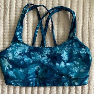 Lululemon sports bra size 4